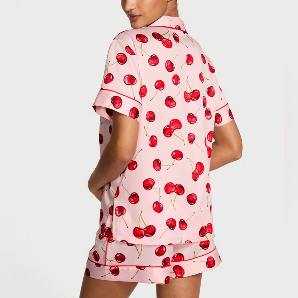 VICTORIA'S SECRET
Signature Satin Short Pajama Set - Picture 4 of 5